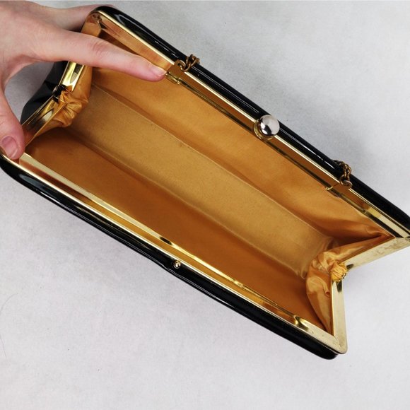 Vintage 1960s MCM Patent Leather Clutch Purse Handbag Gold Clasp Chain & Lining - Picture 6 of 6